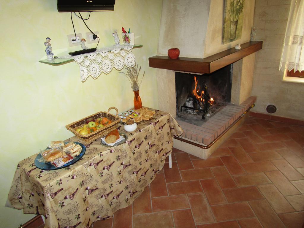 Medieval Village Of Pacentro Pokoj fotografie